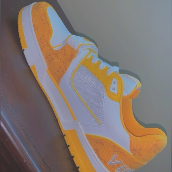 LOUIS VUITTON LV Trainer Sneaker Yellow - Picture 2 of 2